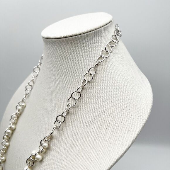 Dangling White Faux Pearl Cluster Silver Tone Circle Chain Fashion Necklace 29” - Picture 3 of 10